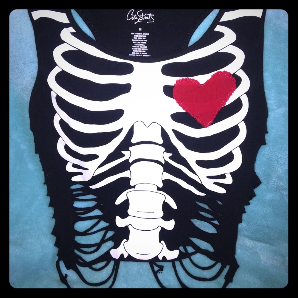 Skeleton tank top with heart stitched patch